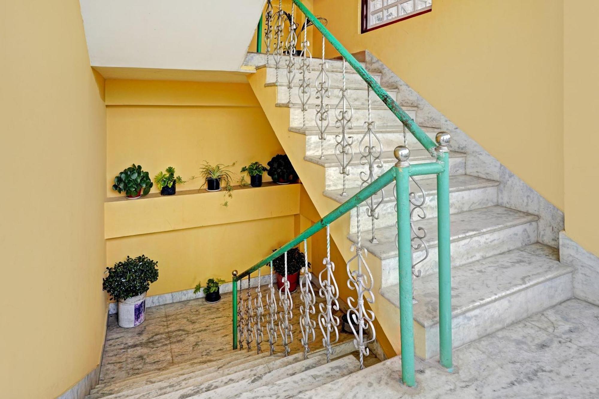 Capital O Basera Resort Padamchen Exterior photo